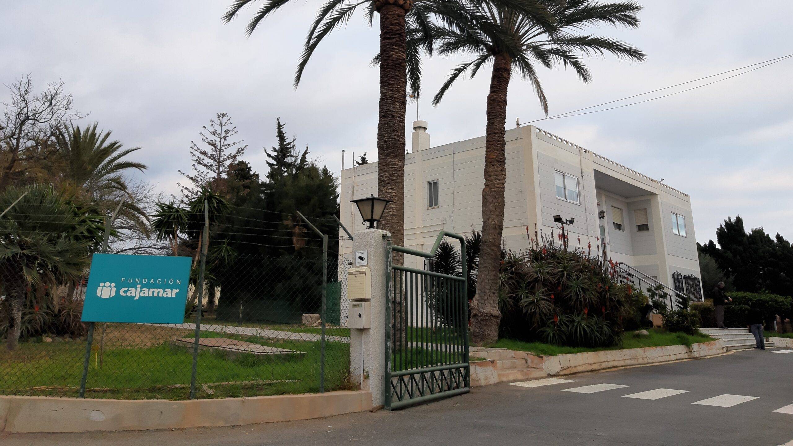 fundacion-cajamar|tomate-cherry-fundacion-cajamar|invernadero-fibra-vidrio-fundacion-cajamar|tomate-cherry-luces-led|subtropicales-fundacion-cajamar|Juan-jose-magan-cañadas